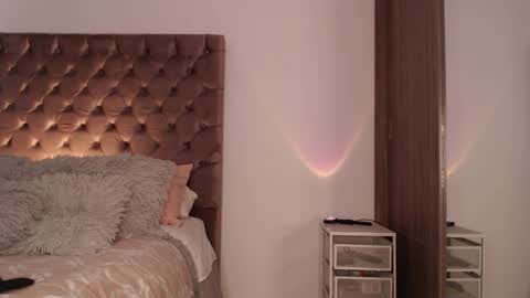 Rouss marie henao  online show from October 29, 1:37 pm