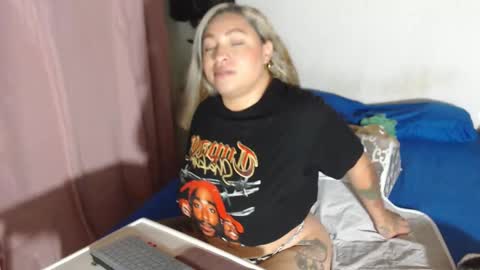 Snapshot of rousse_ellise1 chatting on October 7, 2:38 am rousse online show from October 7, 2:38 am