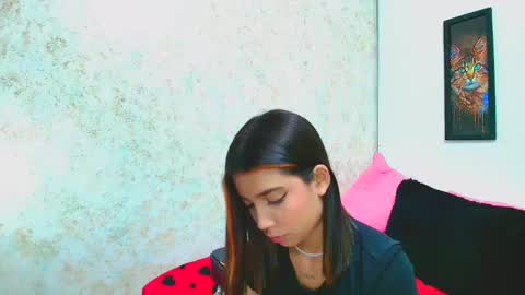 Snapshot of rousse_violet chatting on March 11, 11:15 pm rousse_violet online show from March 11, 11:15 pm