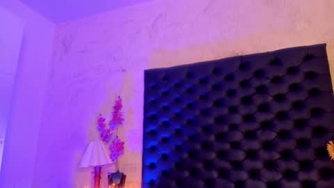 Snapshot of roussecampbel chatting on October 4, 4:51 am Rousse online show from October 4, 4:51 am