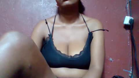 rovaelyah online show from February 16, 8:03 am