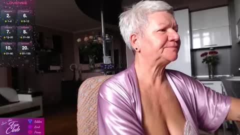 Snapshot of roxana_brooks chatting on September 28, 7:25 am Roxana online show from September 28, 7:25 am