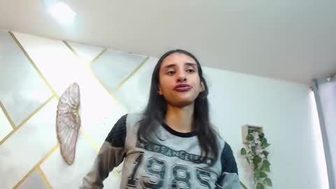   online show from November 4, 8:14 pm