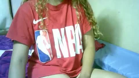 roxanne_98 online show from January 13, 2:39 am