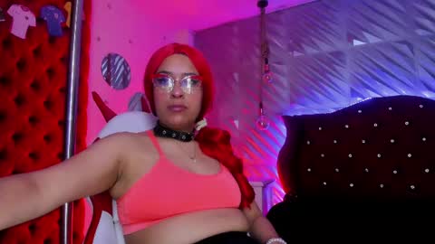roxanne_han online show from June 19, 12:08 pm
