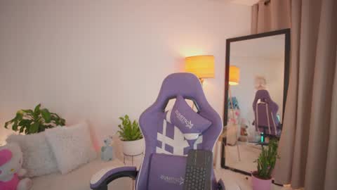  R O X I E  online show from June 29, 11:26 pm