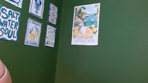 Roxie online show from December 18, 2:05 am