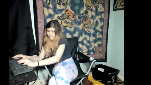 roxihazeleyes online show from July 22, 2:23 am