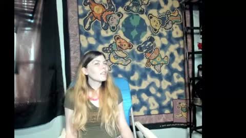 roxihazeleyes online show from June 14, 10:21 pm
