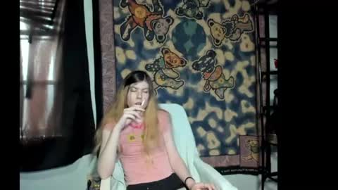roxihazeleyes online show from June 13, 5:43 pm