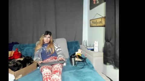 roxihazeleyes online show from January 19, 2:46 pm