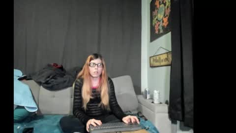 roxihazeleyes online show from October 31, 5:09 am