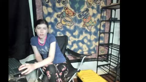 roxihazeleyes online show from July 27, 10:51 pm
