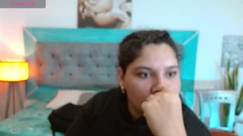 Snapshot of roxx_iie chatting on October 4, 3:12 am roxiie online show from October 4, 3:12 am