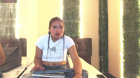 Roxxy  online show from March 30, 9:25 pm
