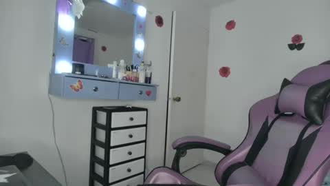 Roxy online show from May 2, 2:59 am