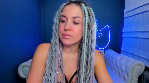 Roxy online show from December 17, 1:22 am