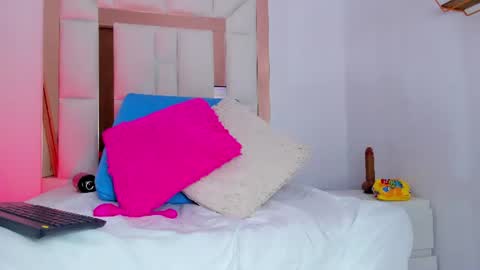 roxy_sexy69 online show from July 31, 9:05 pm