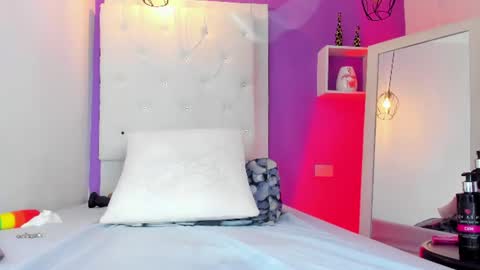 roxy_sexy69 online show from July 10, 8:31 pm