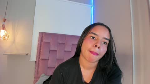 roxy_stone1 online show from April 29, 8:03 pm