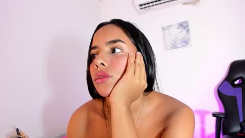 roxy_stone1 online show from February 13, 8:10 pm