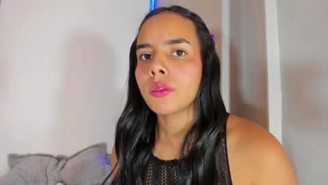roxy_stone1 online show from July 14, 5:56 am