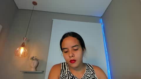 roxy_stone1 online show from June 22, 7:11 pm
