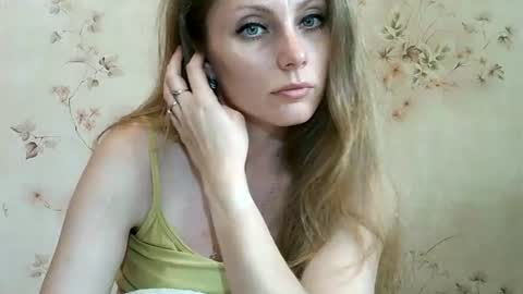 roxyfox18x01 online show from June 13, 9:29 am