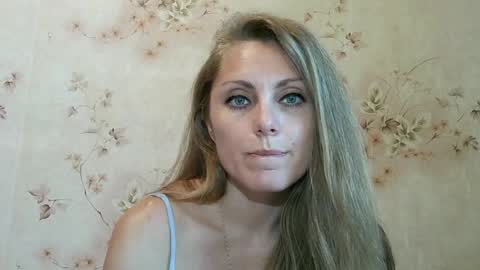 roxyfox18x01 online show from August 1, 8:38 am