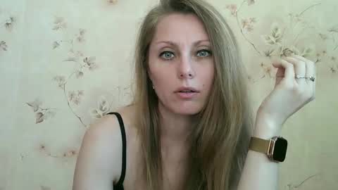 roxyfox18x01 online show from April 27, 2:36 pm
