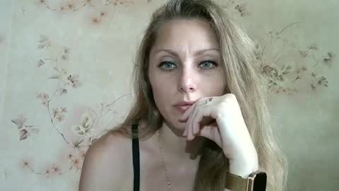 roxyfox18x01 online show from June 30, 10:59 am