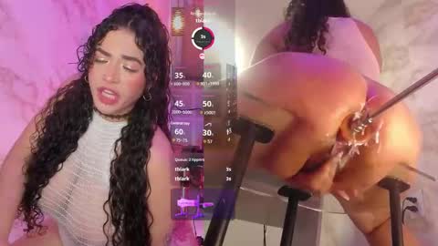 roxylicious_ online show from November 19, 3:23 pm