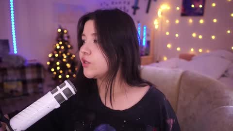 Snapshot of roxysuh chatting on February 21, 7:55 am roxysuh online show from February 21, 7:55 am