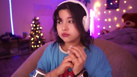 Snapshot of roxysuh chatting on December 8, 8:30 am roxysuh online show from December 8, 8:30 am