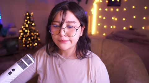 Snapshot of roxysuh chatting on February 1, 7:05 am roxysuh online show from February 1, 7:05 am