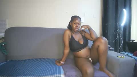 royal_charm online show from March 15, 2:08 pm