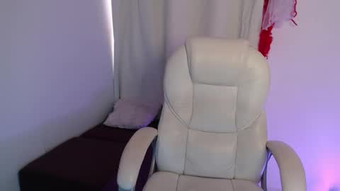 Rubi online show from November 12, 6:50 pm