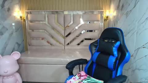 rubia_encantada_r online show from March 10, 8:24 pm