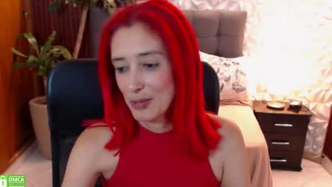 ruby_your_milf online show from March 5, 10:38 pm