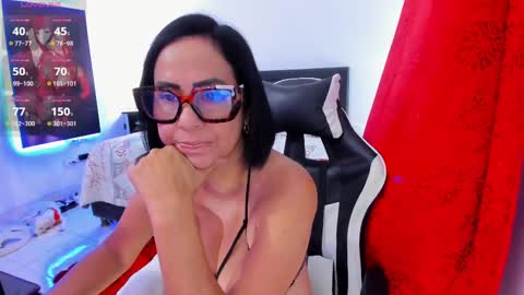 Snapshot of rubybonnet_ chatting on October 2, 11:43 pm Ruby bonnet online show from October 2, 11:43 pm