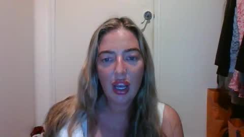 rubyredxxxoxxx online show from December 21, 4:11 pm