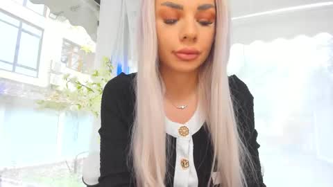 Ava online show from November 12, 11:41 am