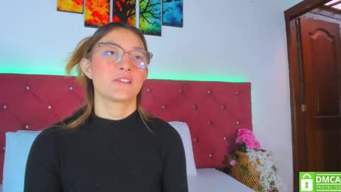 Snapshot of ruth_harvey chatting on September 10, 12:27 pm Ruth online show from September 10, 12:27 pm