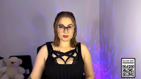 Snapshot of ruthless_111 chatting on October 20, 4:32 pm Nika online show from October 20, 4:32 pm
