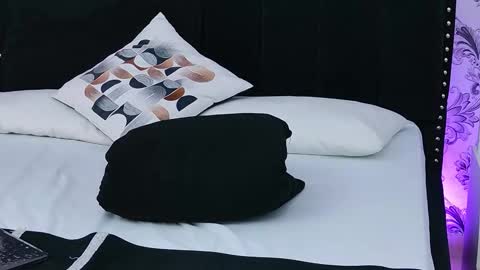 Saara Brown online show from October 3, 1:38 pm