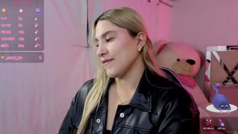 saaya_tay online show from June 3, 3:18 am