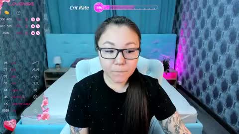 Snapshot of sabrina_sven chatting on December 20, 10:11 pm GMT7TueWedThuFriSatSun 0100am-0700am online show from December 20, 10:11 pm