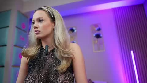 SabrinaJade online show from May 2, 4:38 am