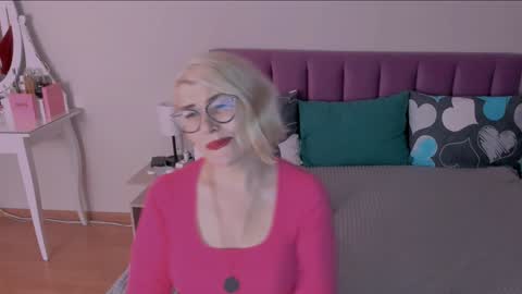 Snapshot of sabrinamacmarren chatting on January 29, 6:17 pm Sabrina MacMarren online show from January 29, 6:17 pm