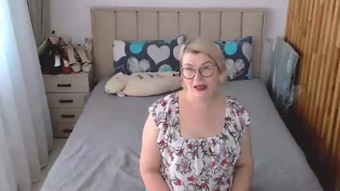 Sabrina MacMarren online show from June 29, 1:22 pm
